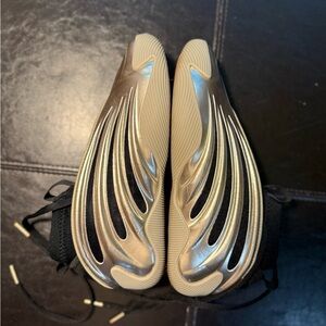 Adidas Harden Vol. 9 "Cyber Metallic" basketball shoe. Men’s size 7